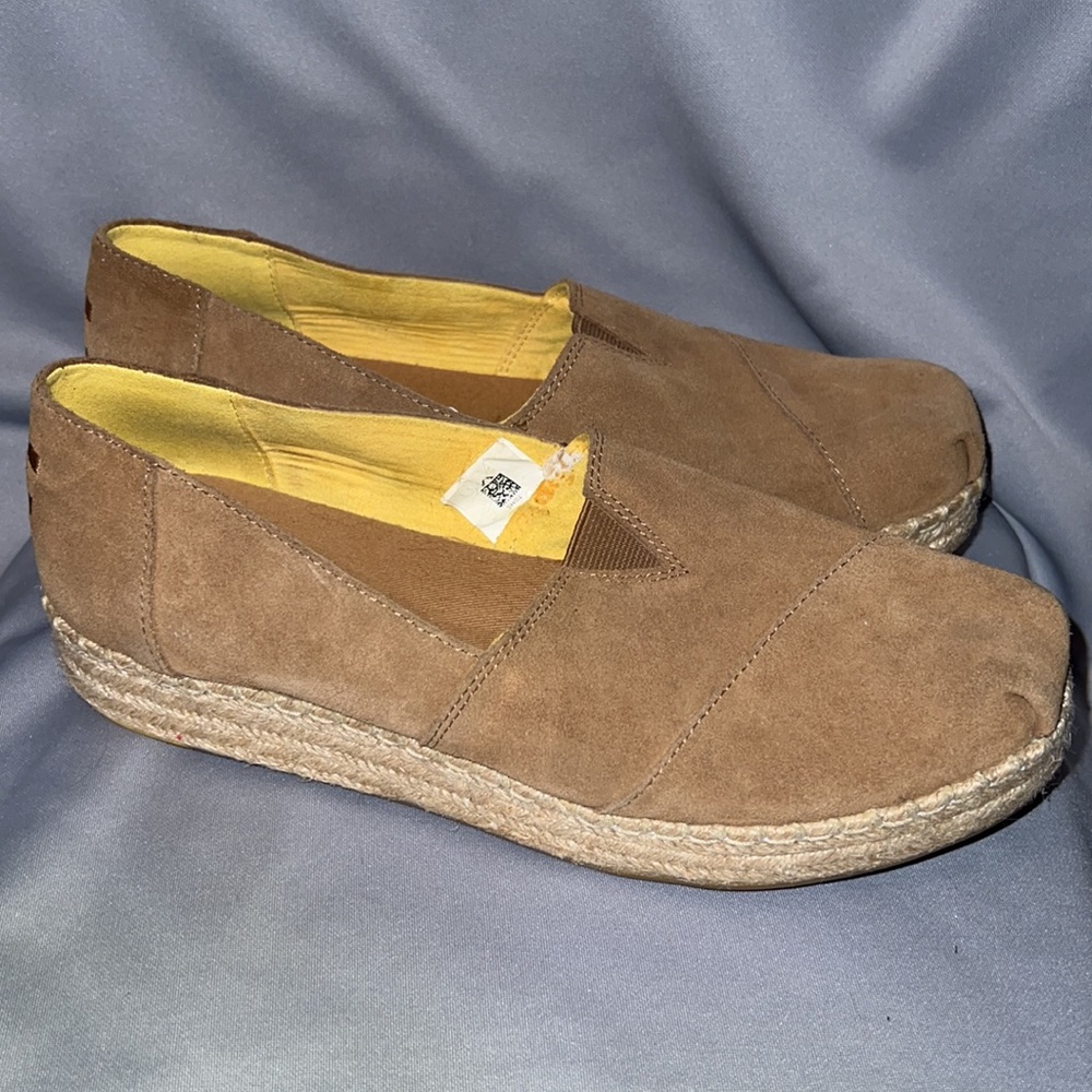 Toms, Suede, size 9 - Picture 5 of 10